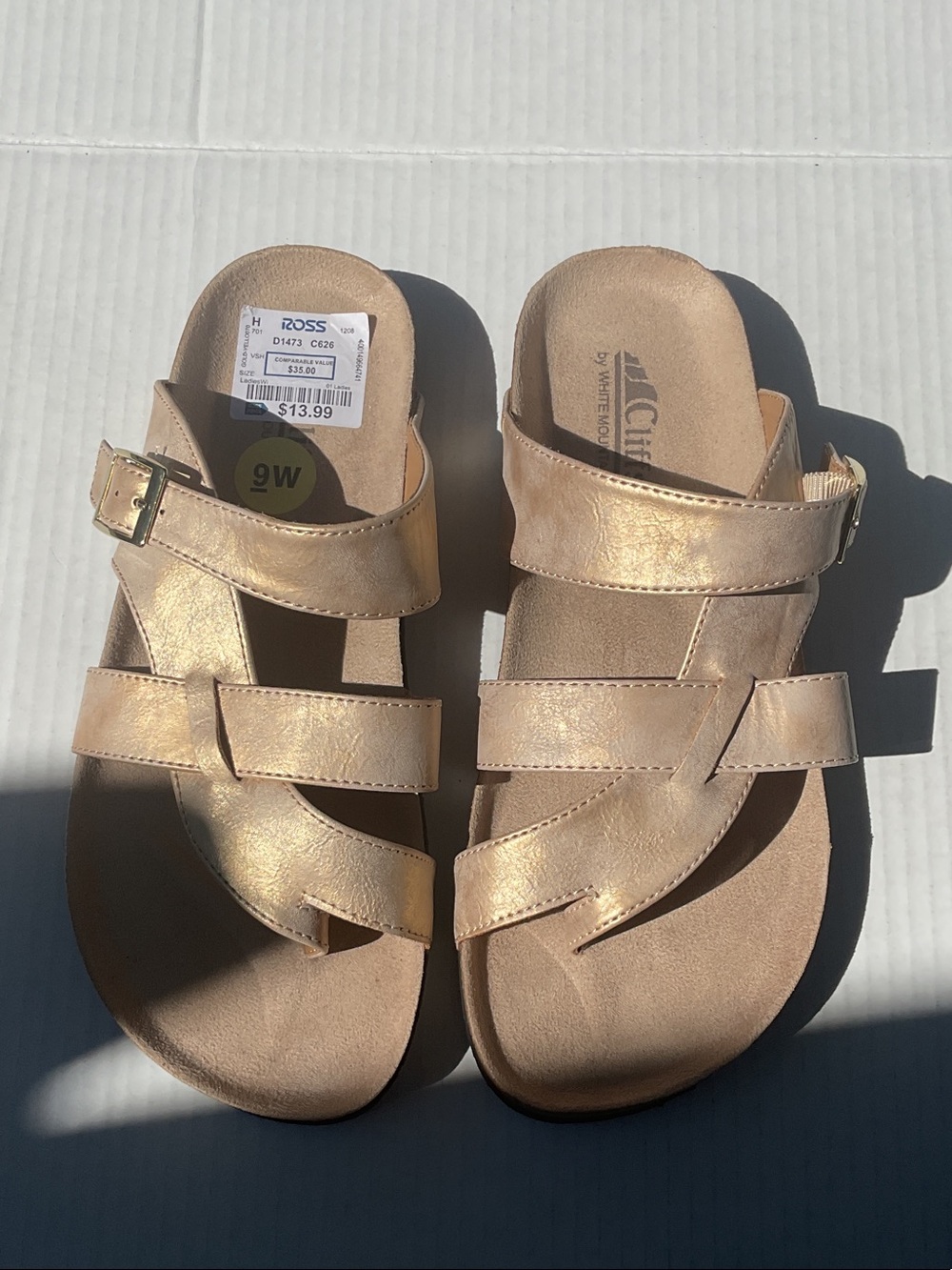 White Mountain Women's Metallic Rose Gold Adjustable Strap Sandals